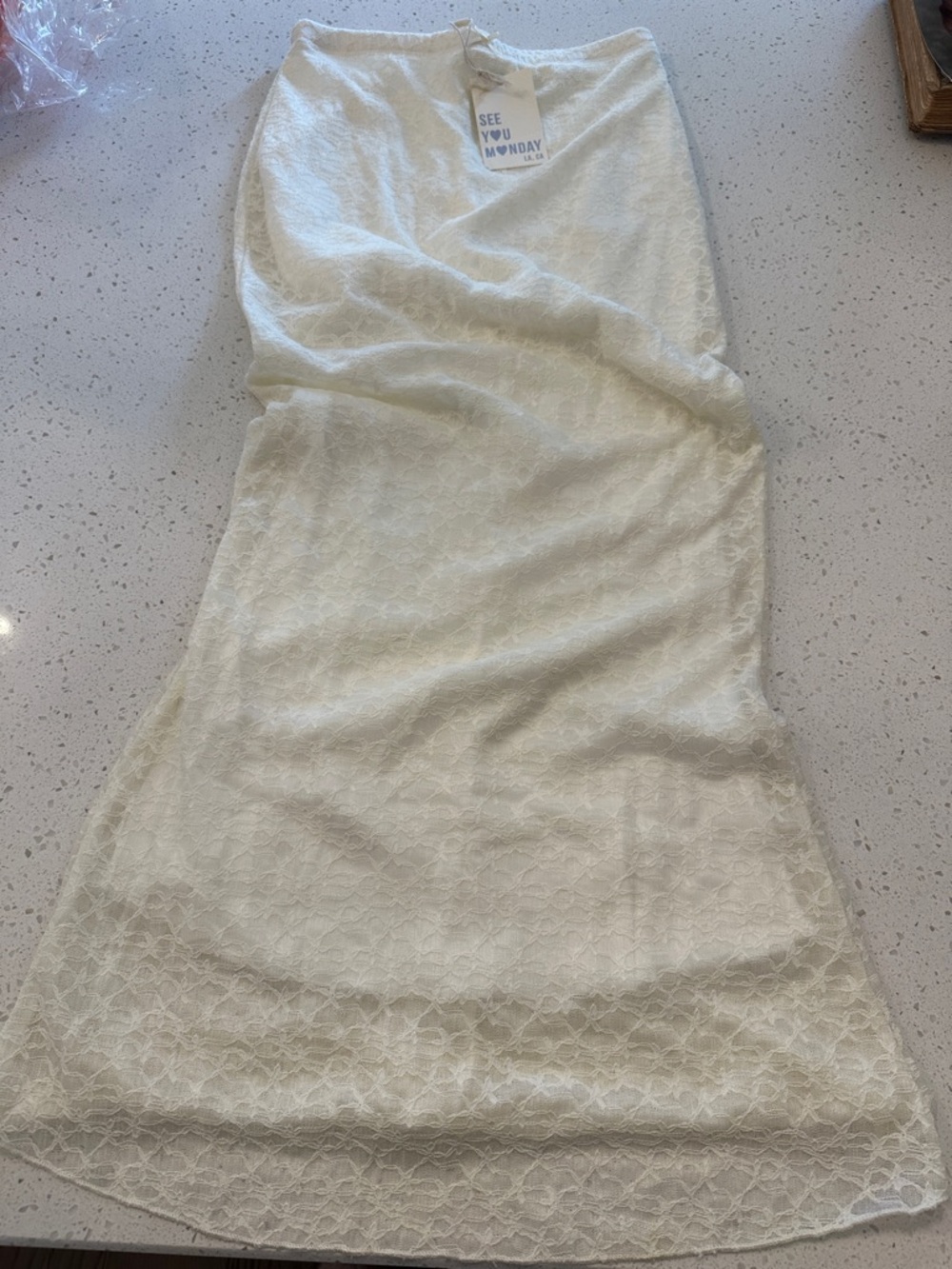SeeYouMonday NWT cream and lace skirt sizeM
